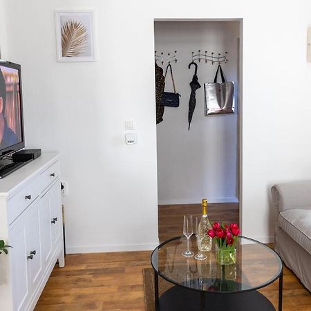 Republic Apartman Appartamento Baja Esterno foto