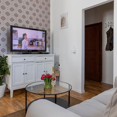 Republic Apartman Appartamento Baja Esterno foto