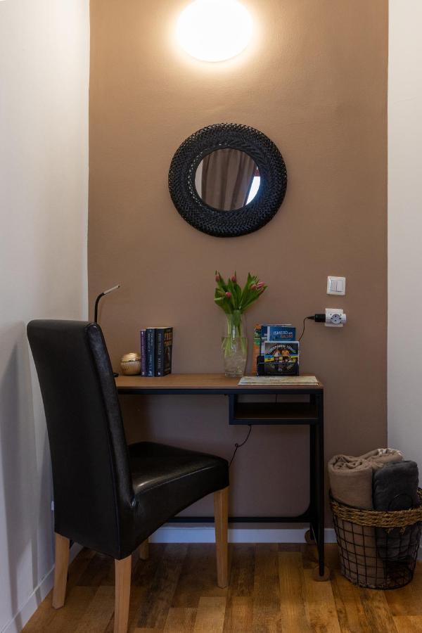 Republic Apartman Appartamento Baja Esterno foto