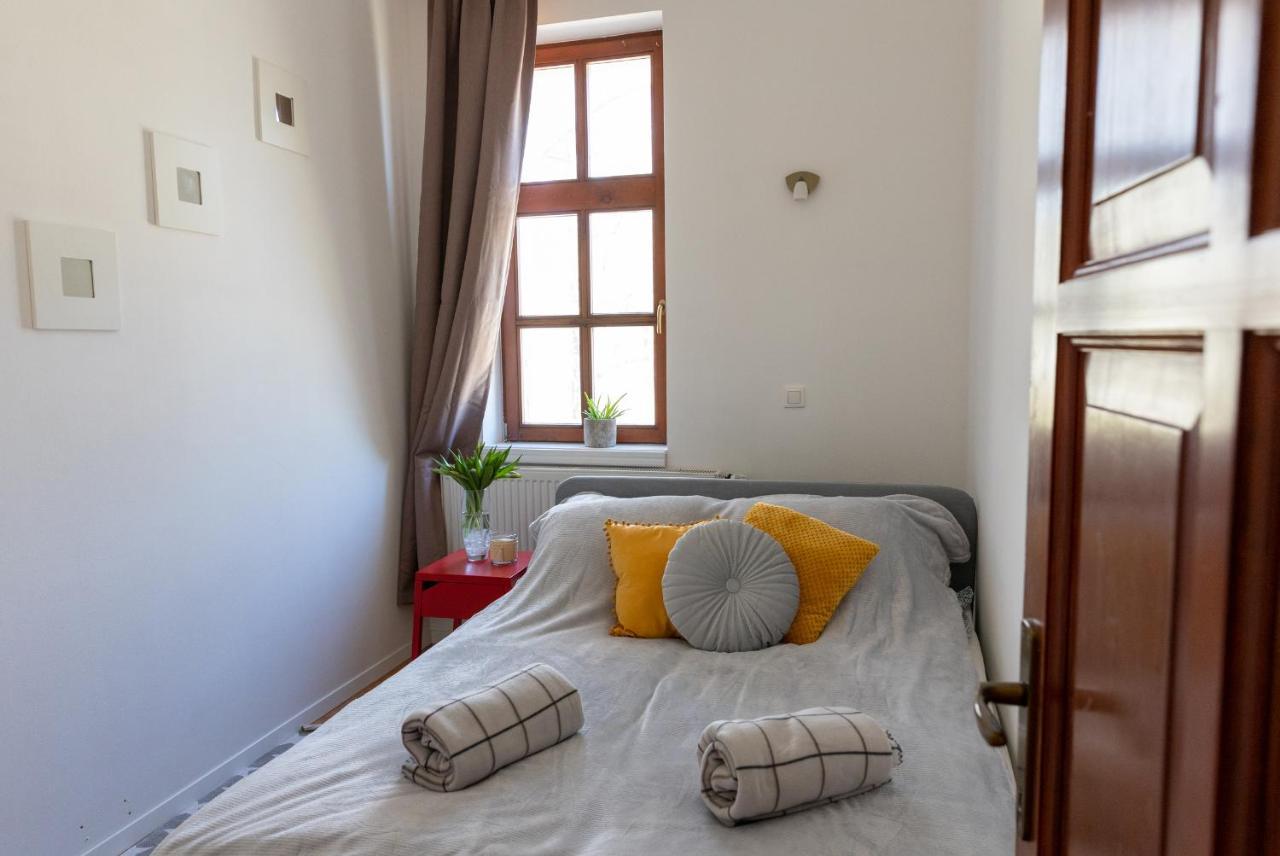 Republic Apartman Appartamento Baja Esterno foto